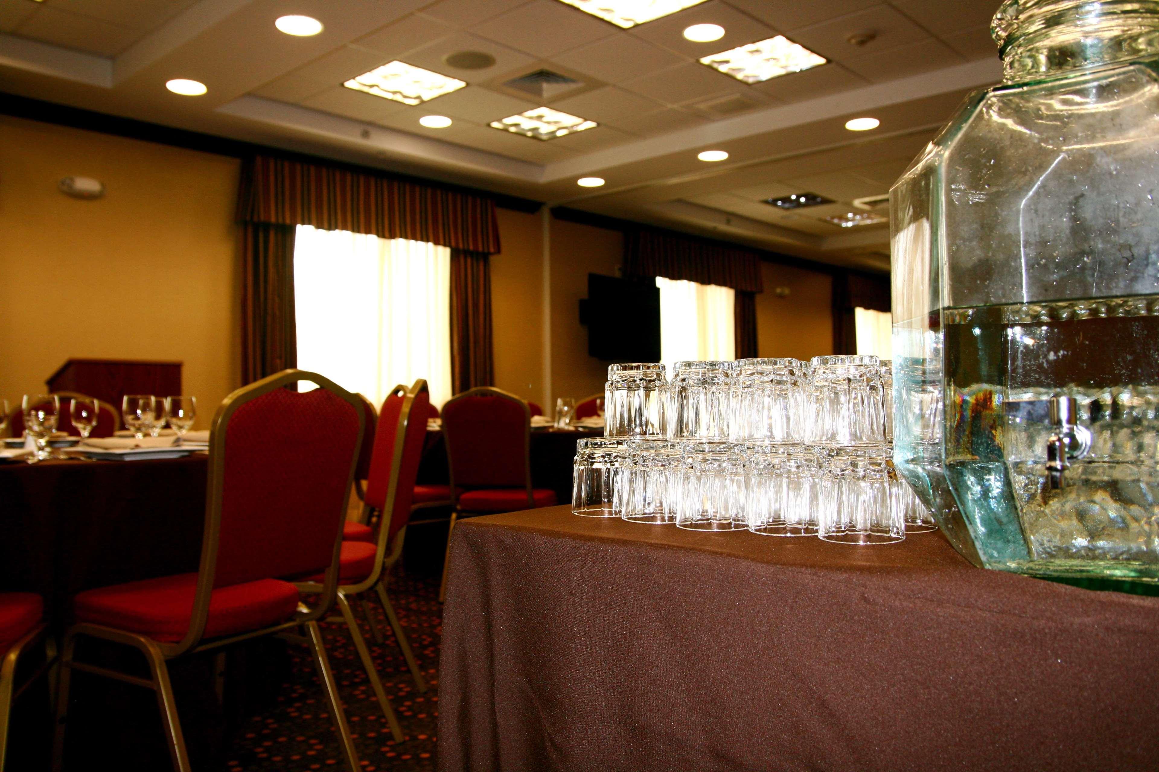 Hampton Inn & Suites Folsom Restaurace fotografie