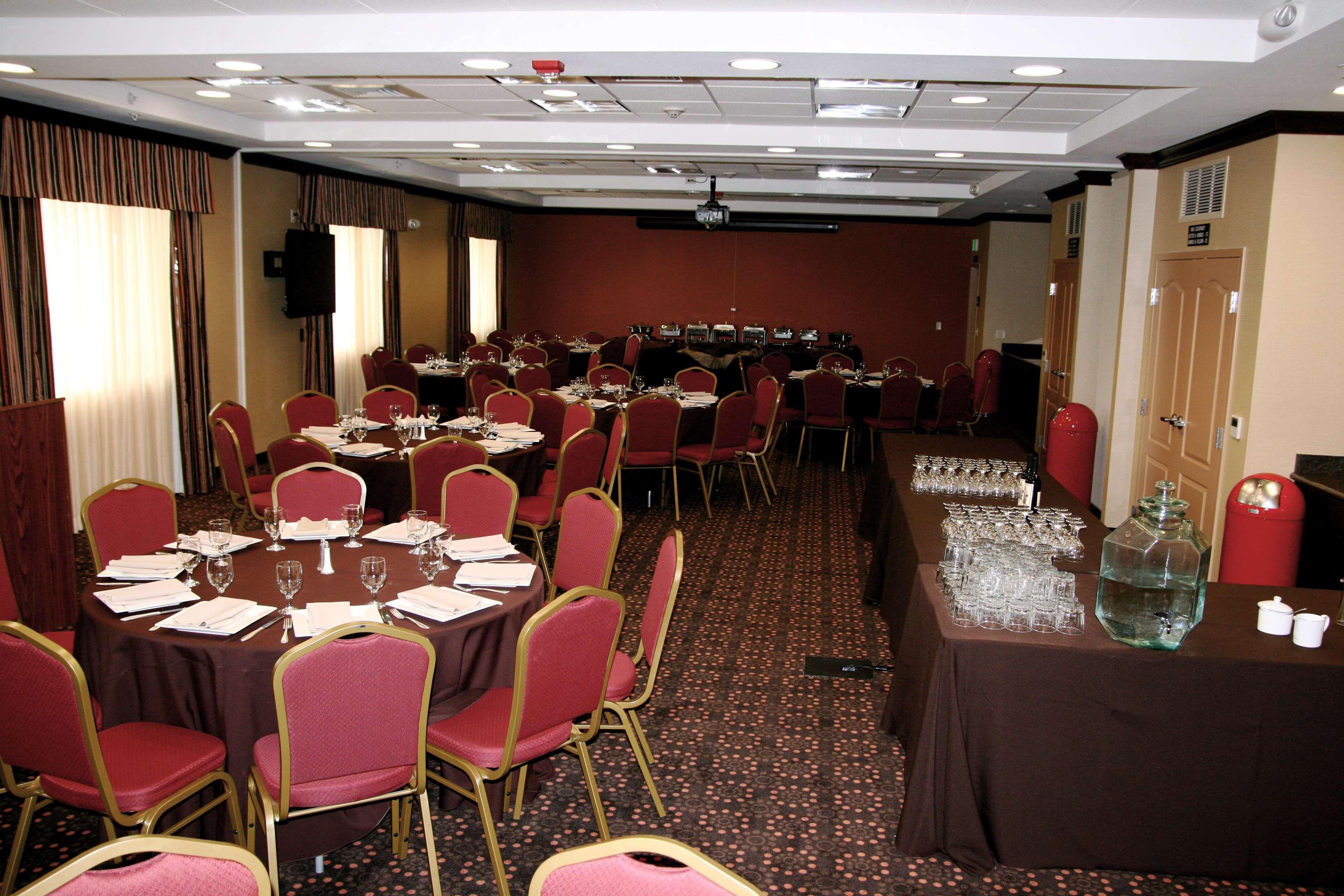 Hampton Inn & Suites Folsom Restaurace fotografie